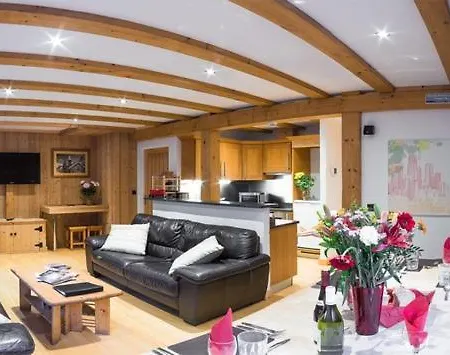 Les Chosalets Chalet Sleeps 14 Chalet Chamonix