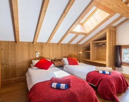 Les Chosalets Chalet Sleeps 14 Chalet